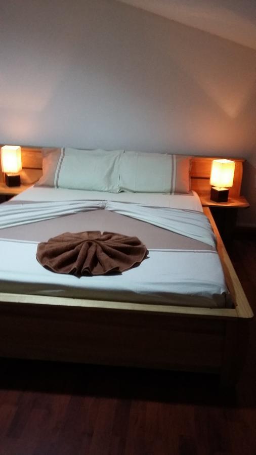 Le Colibri Bed & Breakfast Le Dix-Septieme Exterior foto